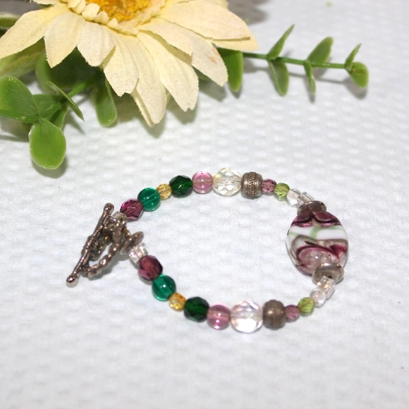 Handmade Women's/Girls Beaded Bracelet - Picture 2 of 5